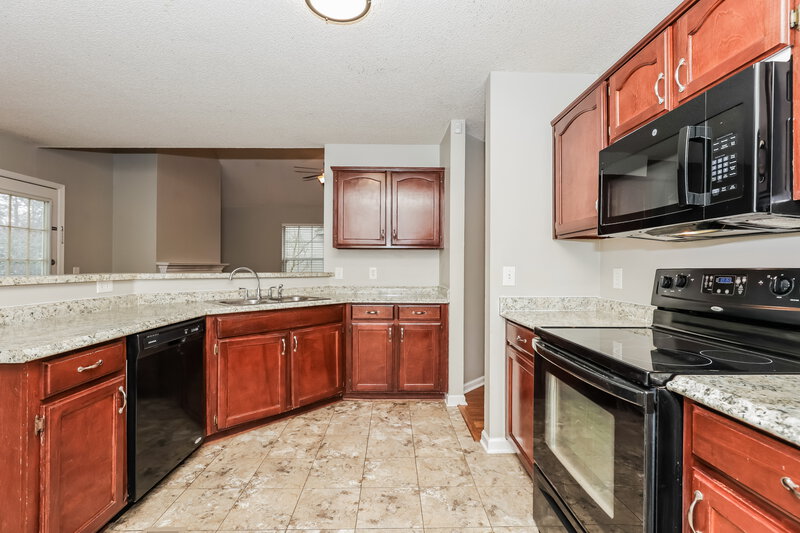 3,460/Mo, 705 Rocky Ridge Cir La Vergne, TN 37086 Kitchen View 2