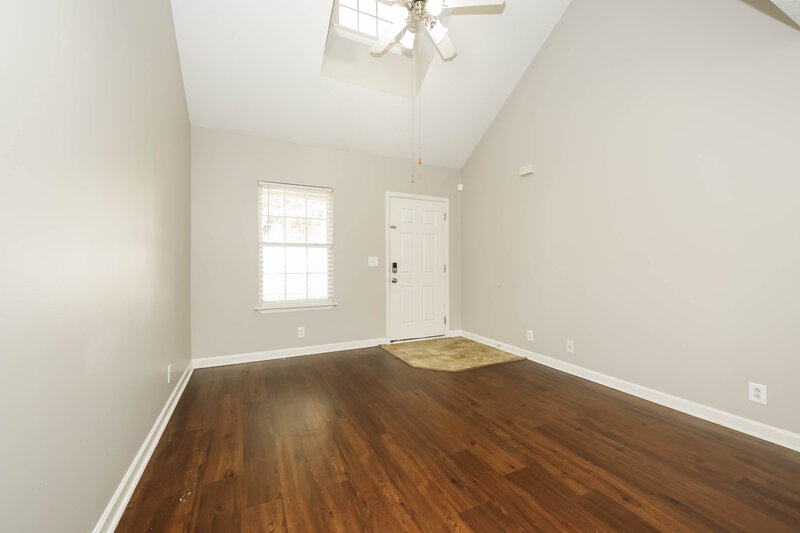 1,685/Mo, 2726 Apostle Ln Murfreesboro, TN 37129 Living Room View 2