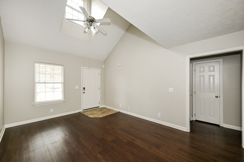 2,085/Mo, 2726 Apostle Ln Murfreesboro, TN 37129 Living Room View 2