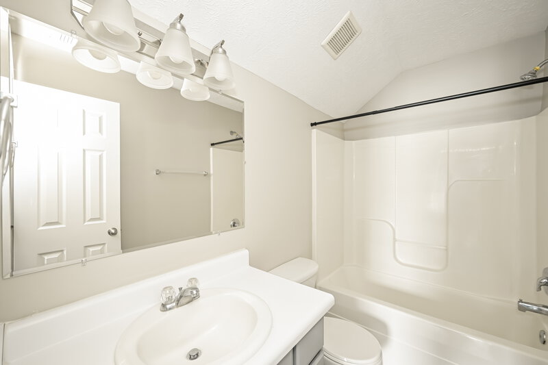2,085/Mo, 2726 Apostle Ln Murfreesboro, TN 37129 Bathroom View