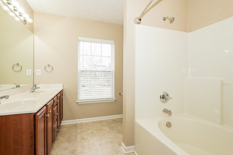 2,335/Mo, 4010 Sequoia Trl Spring Hill, TN 37174 Main Bathroom View