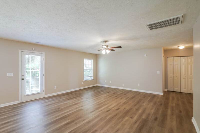 1,945/Mo, 630 Big Hurricane Dr La Vergne, TN 37086 Living Room View