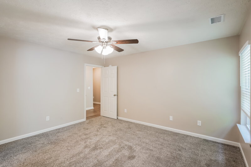 1,945/Mo, 630 Big Hurricane Dr La Vergne, TN 37086 Main Bedroom View