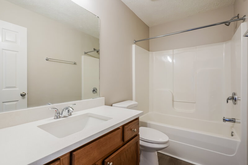 1,945/Mo, 630 Big Hurricane Dr La Vergne, TN 37086 Bathroom View
