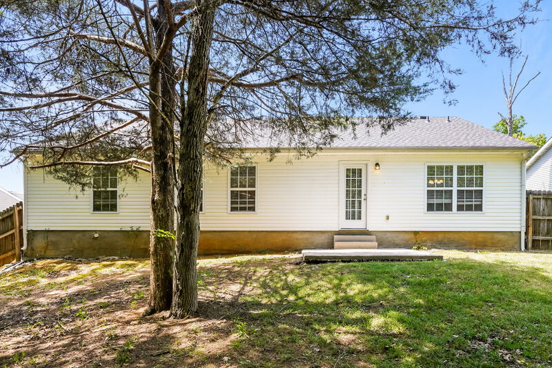 1,945/Mo, 630 Big Hurricane Dr La Vergne, TN 37086 Rear View