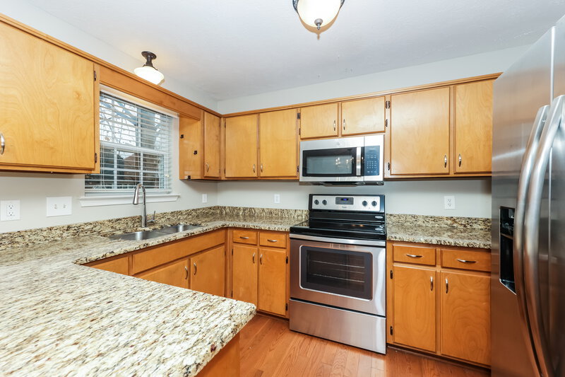 2,060/Mo, 1807 Meadowglen Cir Mt Juliet, TN 37122 Kitchen View
