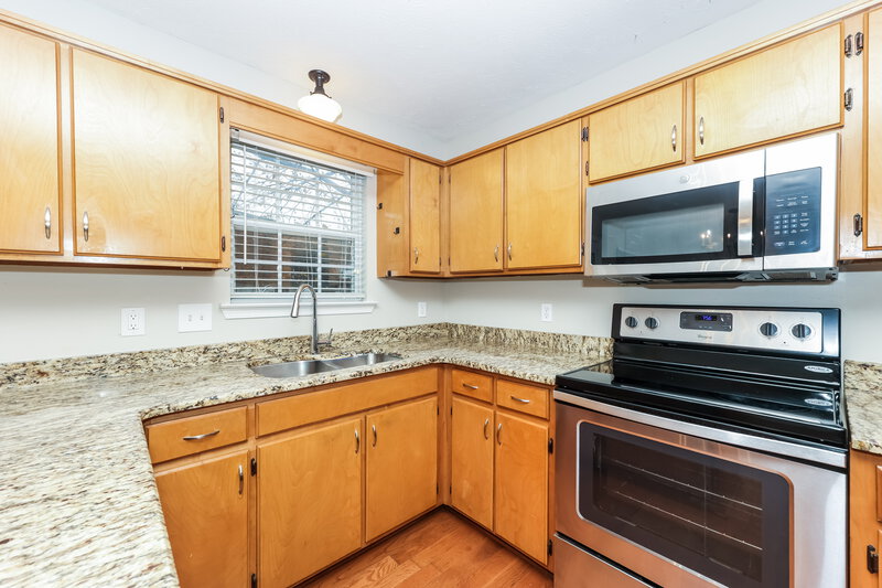 2,060/Mo, 1807 Meadowglen Cir Mt Juliet, TN 37122 Kitchen View 2