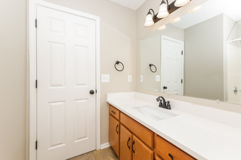 2,060/Mo, 1807 Meadowglen Cir Mt Juliet, TN 37122 Bathroom View