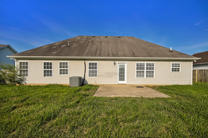 2,165/Mo, 2625 Weatherford St La Vergne, TN 37086 Rear View