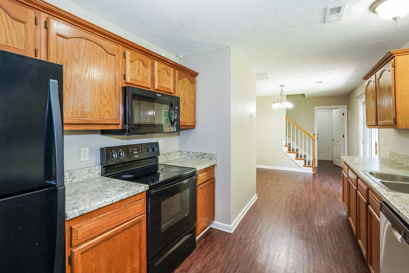 2,920/Mo, 3525 Mount View Ridge Dr Antioch, TN 37013 Kitchen View 2