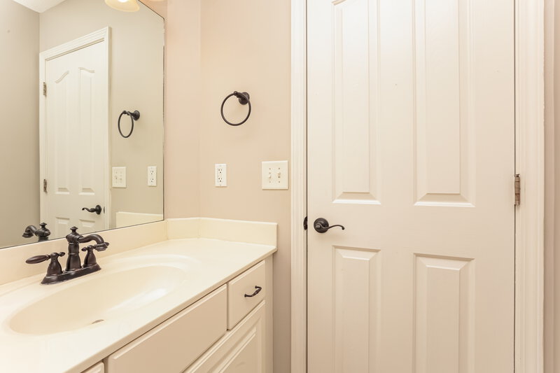 1,990/Mo, 3629 Belvidere Ct Murfreesboro, TN 37127 Bathroom View 2