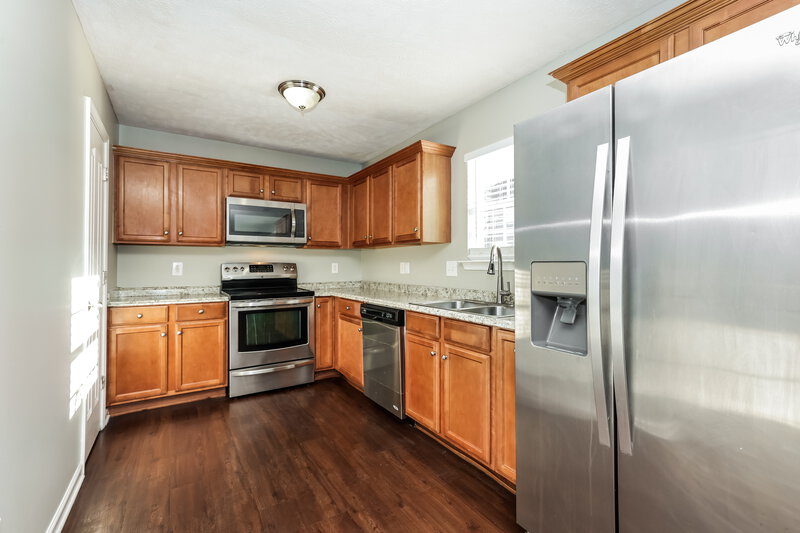 1,950/Mo, 155 Dreville Dr La Vergne, TN 37086 Kitchen View