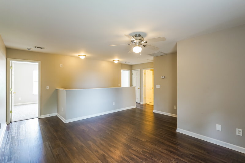 2,275/Mo, 209 Briarcotes Cir La Vergne, TN 37086 Loft View