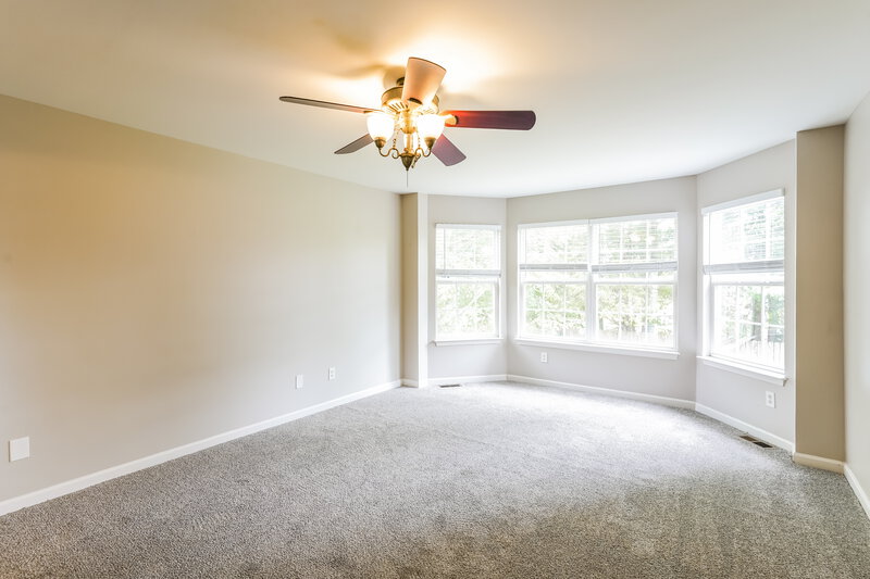 2,275/Mo, 209 Briarcotes Cir La Vergne, TN 37086 Main Bedroom View