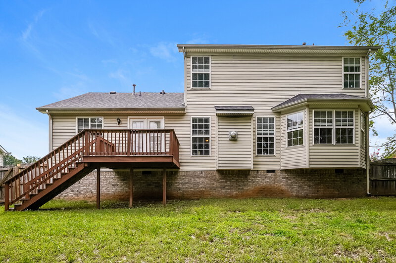 2,275/Mo, 209 Briarcotes Cir La Vergne, TN 37086 Rear View