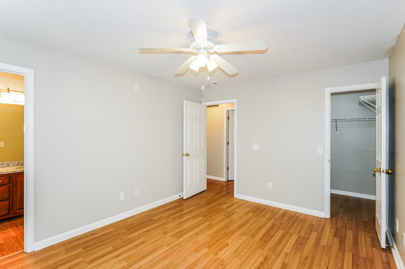 2,455/Mo, 100 Homestead Ln Hendersonville, TN 37075 Main Bedroom View