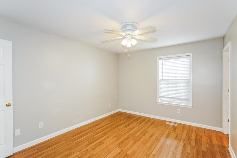 2,455/Mo, 100 Homestead Ln Hendersonville, TN 37075 Main Bedroom View 2