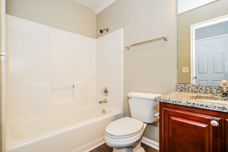 2,455/Mo, 100 Homestead Ln Hendersonville, TN 37075 Bathroom View
