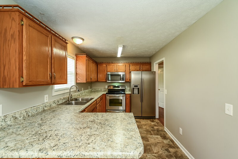 2,465/Mo, 1422 Huddersfield Dr Smyrna, TN 37167 Kitchen View 2