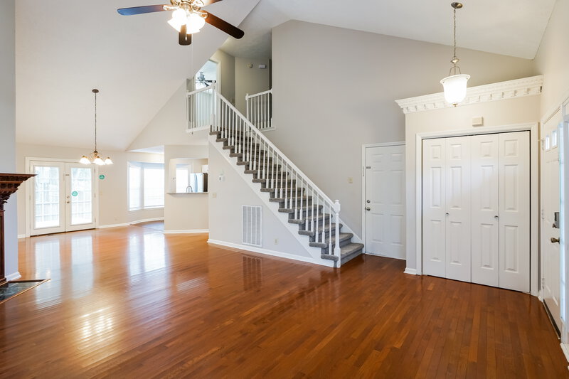 2,450/Mo, 213 Breakwater Dr Hendersonville, TN 37075 Living Room View 2