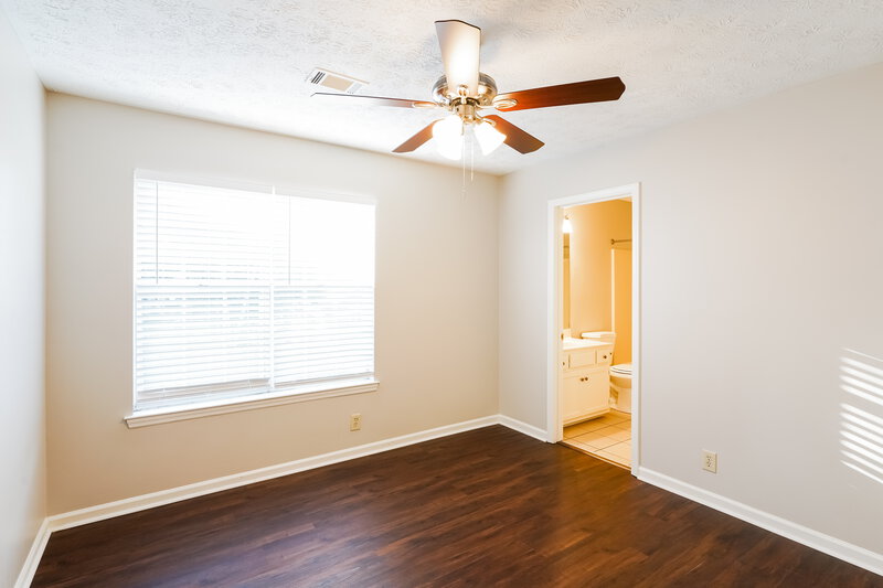 2,450/Mo, 213 Breakwater Dr Hendersonville, TN 37075 Bedroom View 2