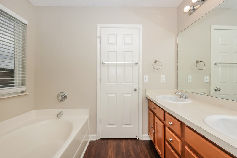 1,885/Mo, 909 Grand Oak Dr Smyrna, TN 37167 Main Bathroom View 2