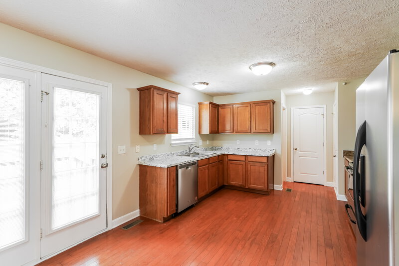 2,200/Mo, 904 Summercrest Cv Antioch, TN 37013 Kitchen View