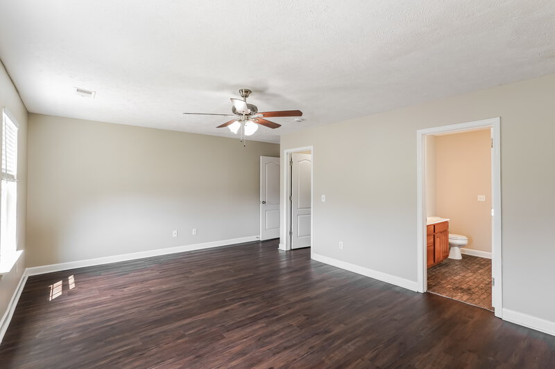 2,200/Mo, 904 Summercrest Cv Antioch, TN 37013 Main Bedroom View