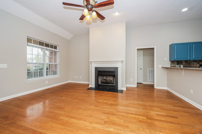 2,370/Mo, 1802 Meadowglen Cir Mt Juliet, TN 37122 Living Room View 2
