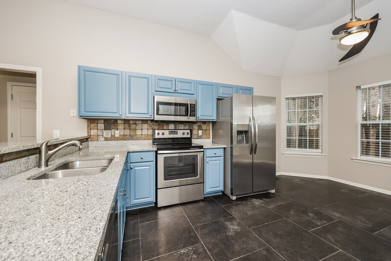 2,370/Mo, 1802 Meadowglen Cir Mt Juliet, TN 37122 Kitchen View