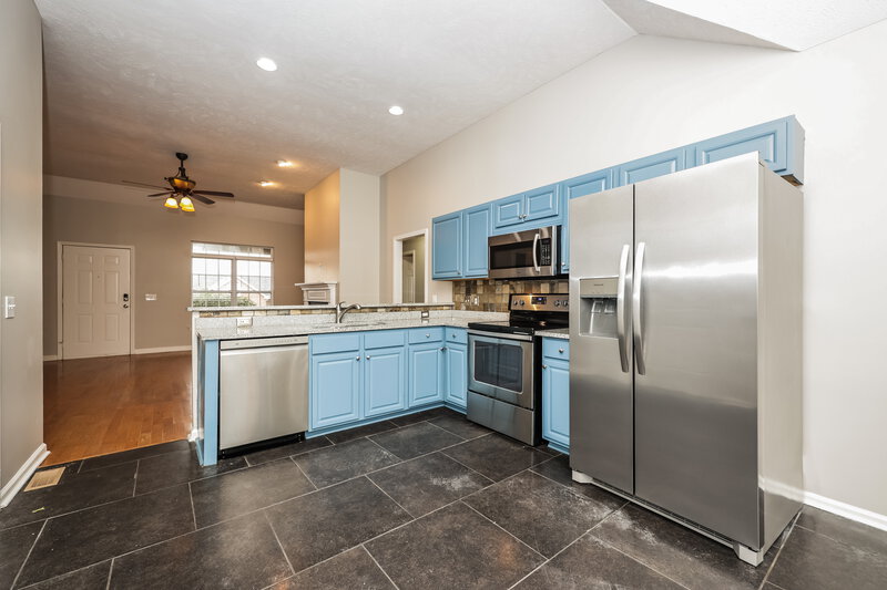 2,370/Mo, 1802 Meadowglen Cir Mt Juliet, TN 37122 Kitchen View 2