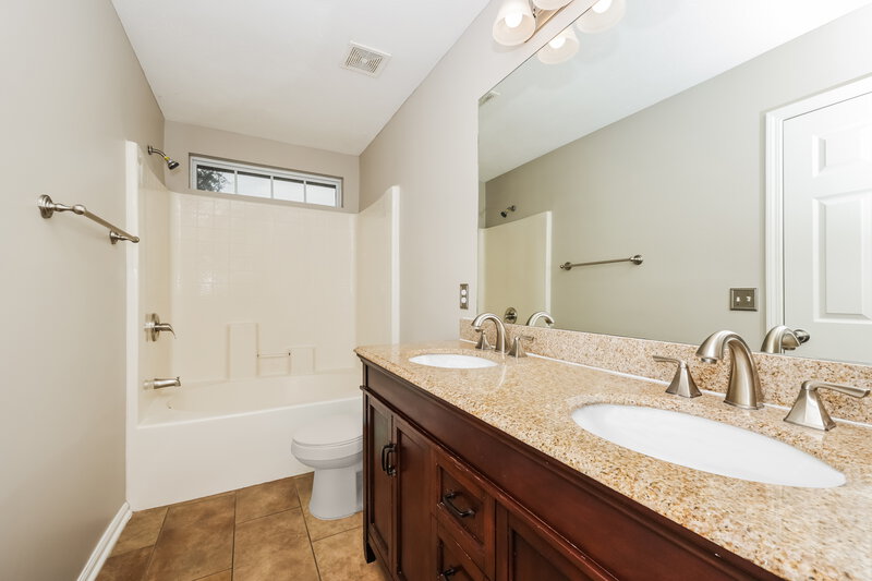 2,370/Mo, 1802 Meadowglen Cir Mt Juliet, TN 37122 Main Bathroom View