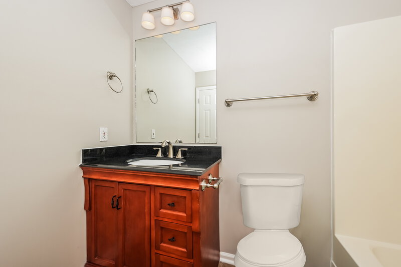 2,370/Mo, 1802 Meadowglen Cir Mt Juliet, TN 37122 Bathroom View