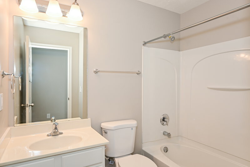 2,115/Mo, 3131 Penn Meade Way Nashville, TN 37214 Bathroom View
