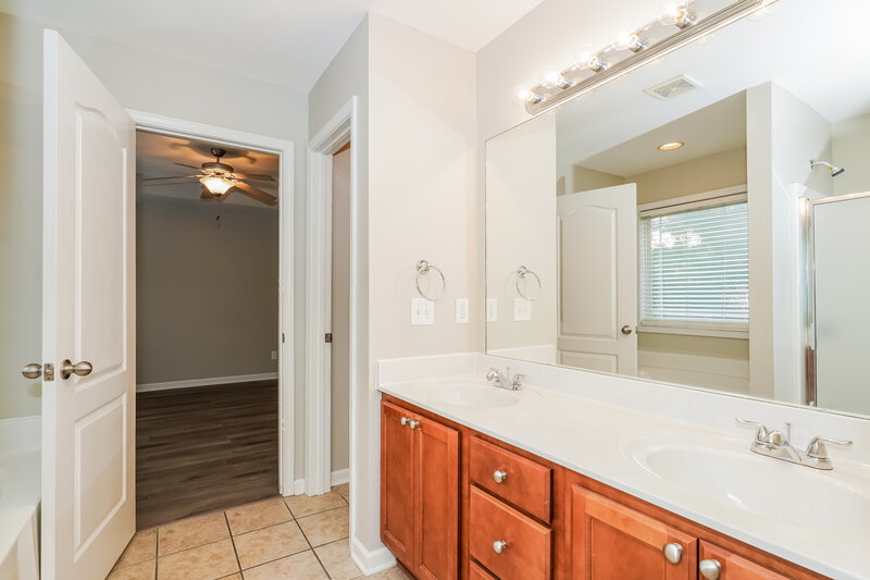 2,005/Mo, 723 Wildwood Dr Smyrna, TN 37167 Main Bathroom View