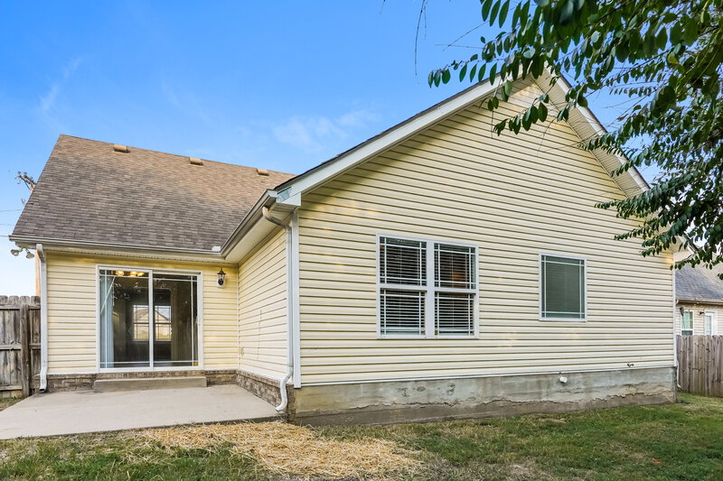 2,005/Mo, 723 Wildwood Dr Smyrna, TN 37167 Rear View