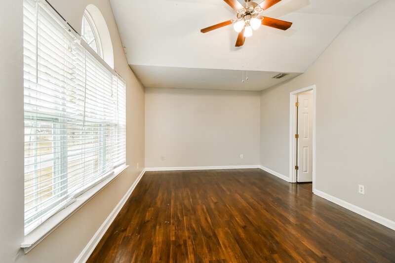 2,240/Mo, 878 Lavergne Ln La Vergne, TN 37086 Main Bedroom View 2