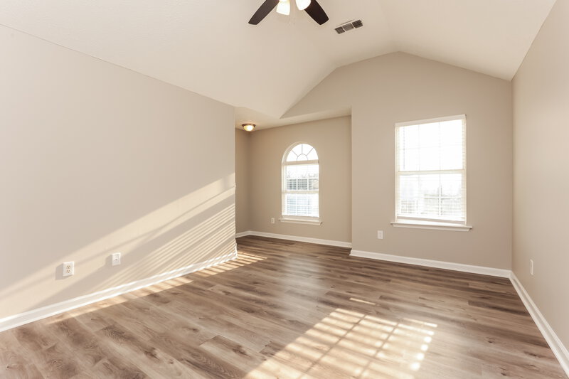 2,100/Mo, 1849 Lakewood Village Dr Antioch, TN 37013 Main Bedroom View