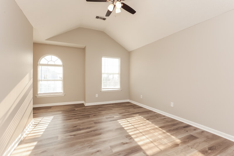 2,100/Mo, 1849 Lakewood Village Dr Antioch, TN 37013 Main Bedroom View 2