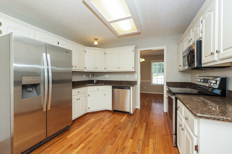 2,415/Mo, 105 Walton Trce S Hendersonville, TN 37075 Kitchen View