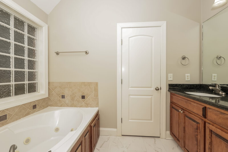 1,965/Mo, 2306 Tortuga Ct Murfreesboro, TN 37127 Main Bathroom View 2