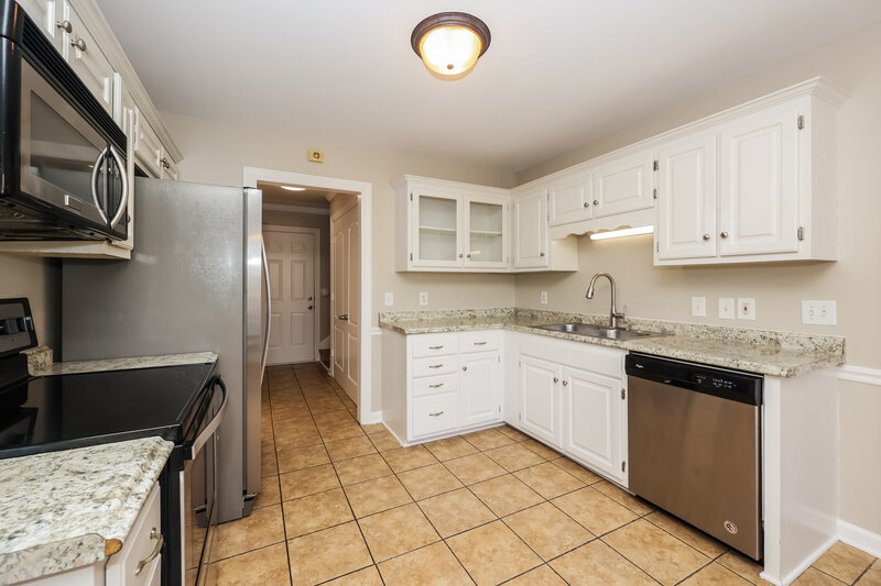 1,900/Mo, 306 Gatewood Dr Murfreesboro, TN 37129 Kitchen View 2