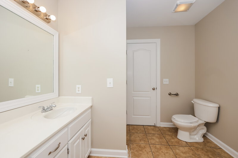 1,900/Mo, 306 Gatewood Dr Murfreesboro, TN 37129 Main Bathroom View 2