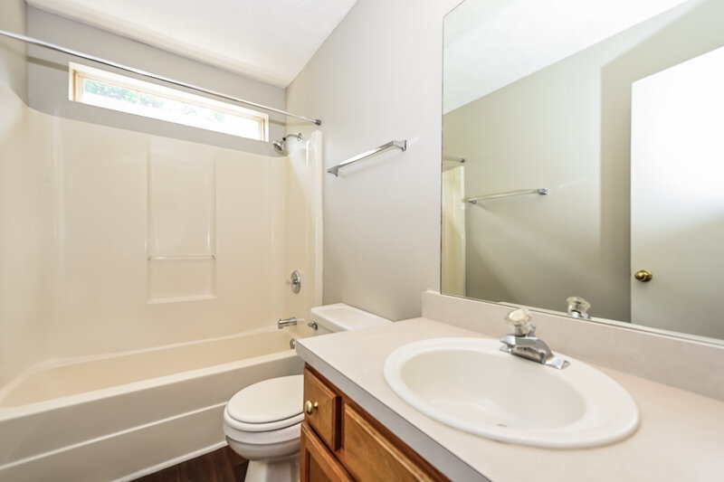 1,985/Mo, 3520 Longhaven Crossing Antioch, TN 37013 Bathroom View
