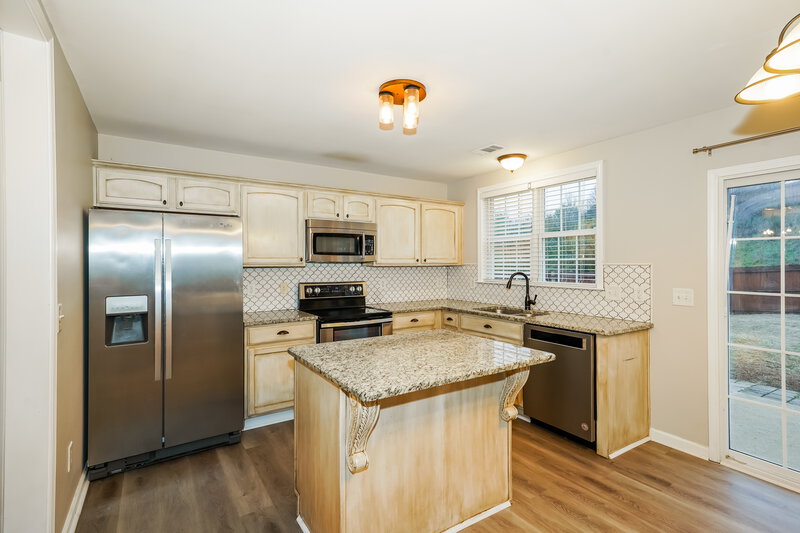 2,300/Mo, 1719 Eagle Trace Dr Mt Juliet, TN 37122 Kitchen View