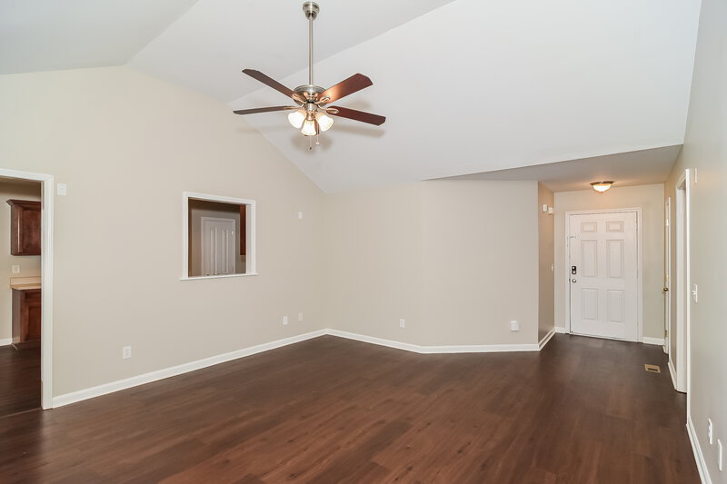 2,135/Mo, 3615 Stevens Bnd Murfreesboro, TN 37127 Living Room View 3