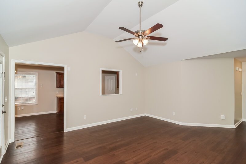 2,135/Mo, 3615 Stevens Bnd Murfreesboro, TN 37127 Living Room View 4