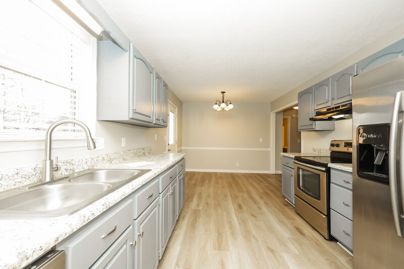 1,895/Mo, 2651 Battleground Dr Murfreesboro, TN 37128 Kitchen View 2