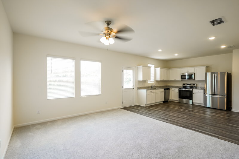 2,175/Mo, 195 Snowdrop Ave La Vergne, TN 37086 Living Room View