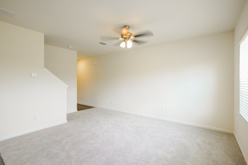 2,175/Mo, 195 Snowdrop Ave La Vergne, TN 37086 Living Room View 2